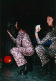 Eva + Natascha  booking info@dj-connection.de